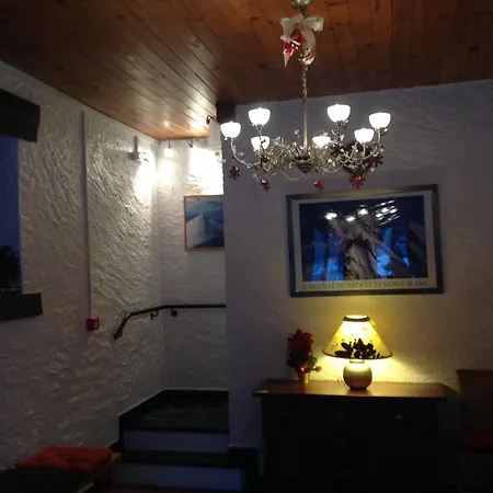 白色木屋 霞慕尼